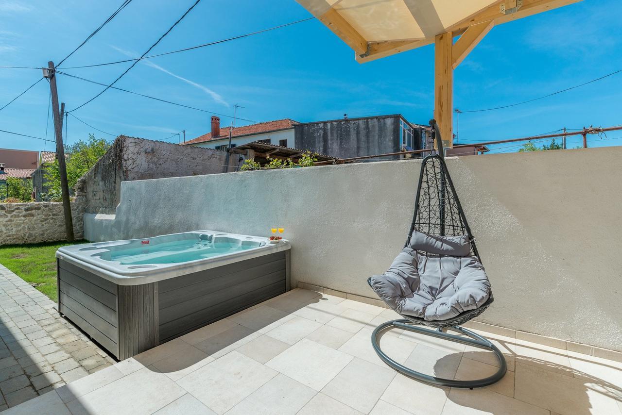 Villa Donato With Jacuzzi Zadar
